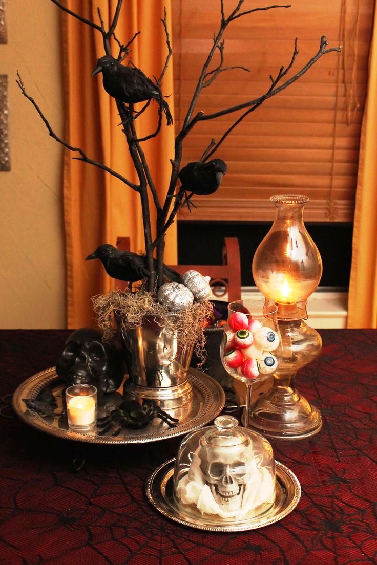 Turn Your Apartment Window into a Spooky Halloween Decor