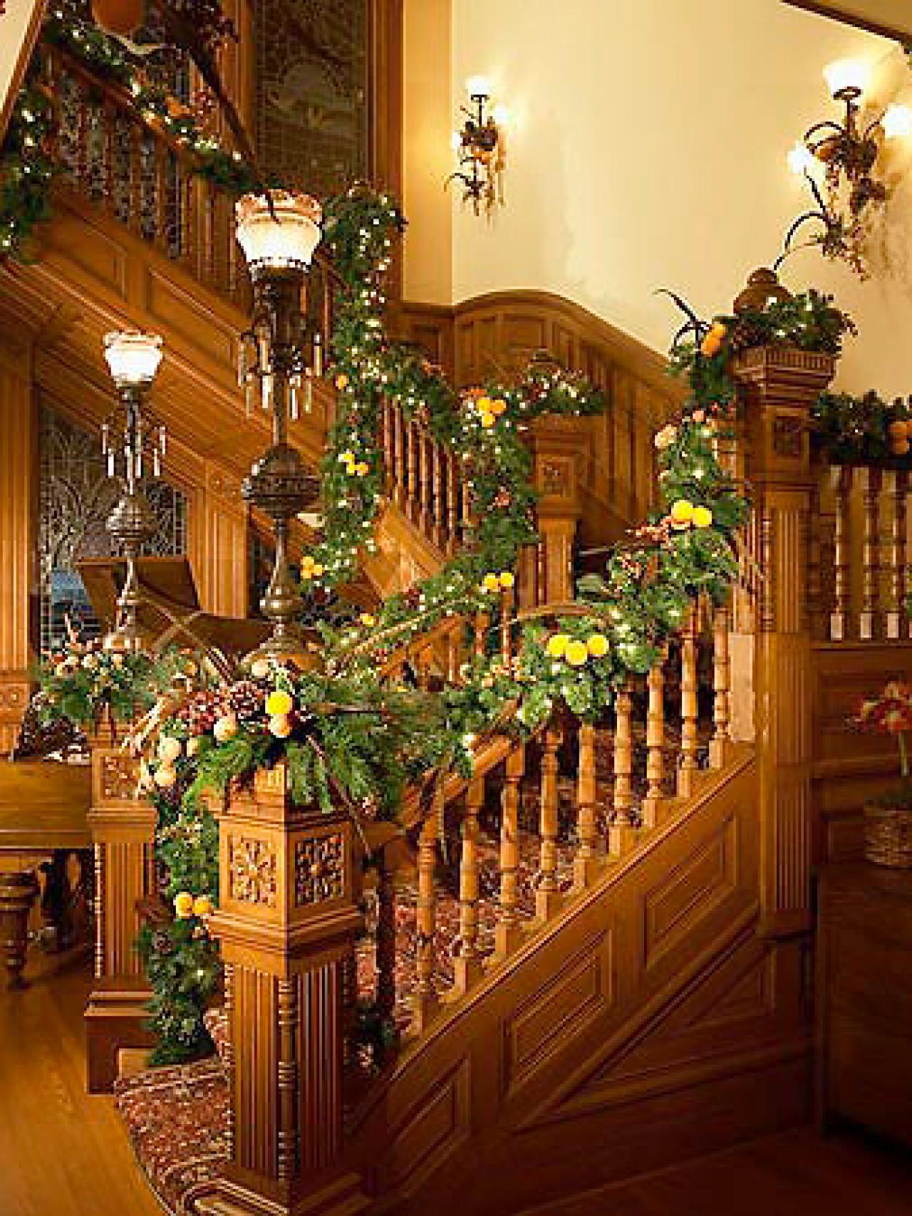 christmas decorations decorating decor indoor banister holiday homes xmas english ornaments biltmore hgtv decorate idea garland staircase victorian holidays perfect
