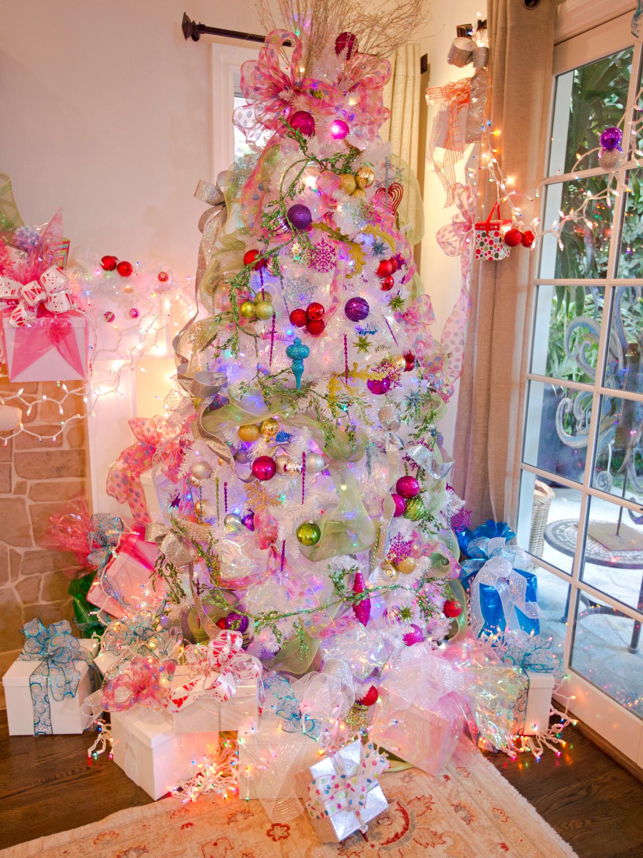 45 Colorful Christmas Tree Decorations Ideas - Decoration Love