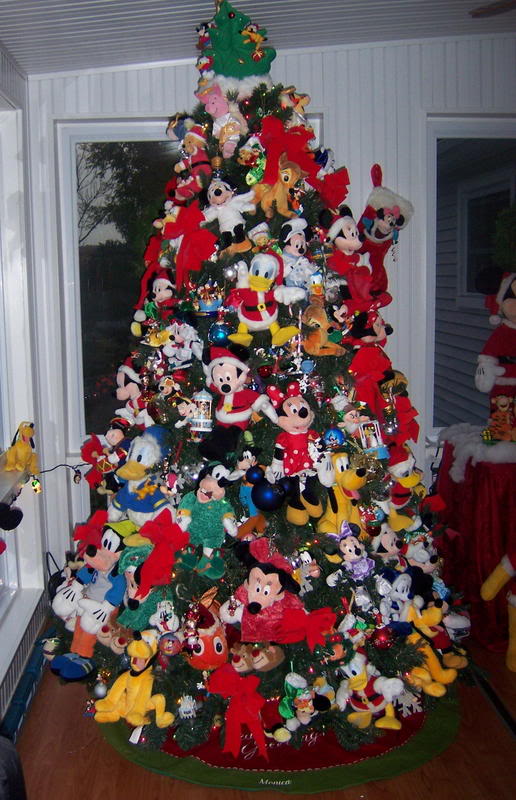 45 Amazing Disney Christmas Tree Decorations Ideas - Decoration Love