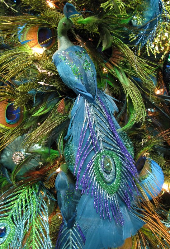 42 Attaractive Peacock Christmas Tree Decorations Ideas - Decoration Love