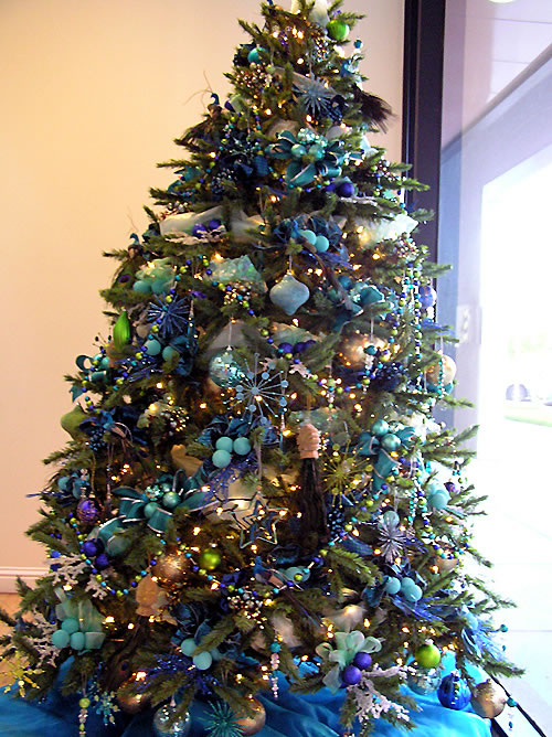 34 Blue Christmas Tree Decorations Ideas - Decoration Love