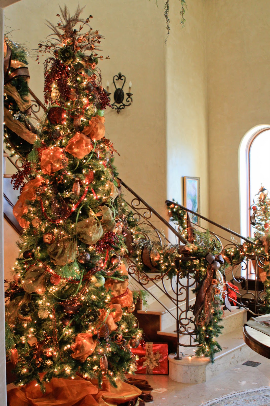 35 Orange Theme Christmas Tree Decorations Ideas - Decoration Love