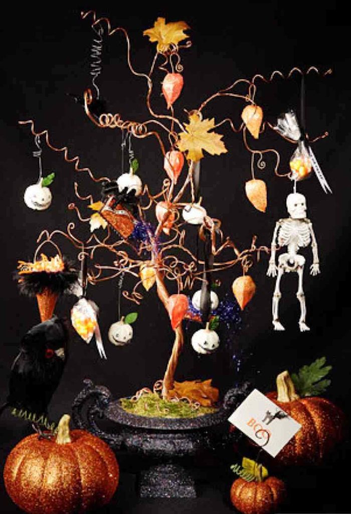 25 Amazing Halloween Tree Decorations Ideas - Decoration Love