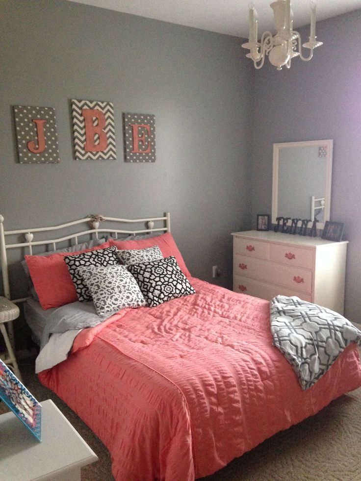 Grey And Coral Bedroom Design 