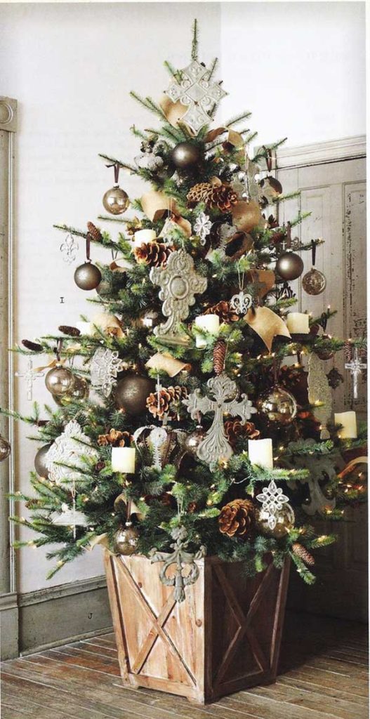 35 DIY Christmas Tree Decorations Ideas - Decoration Love