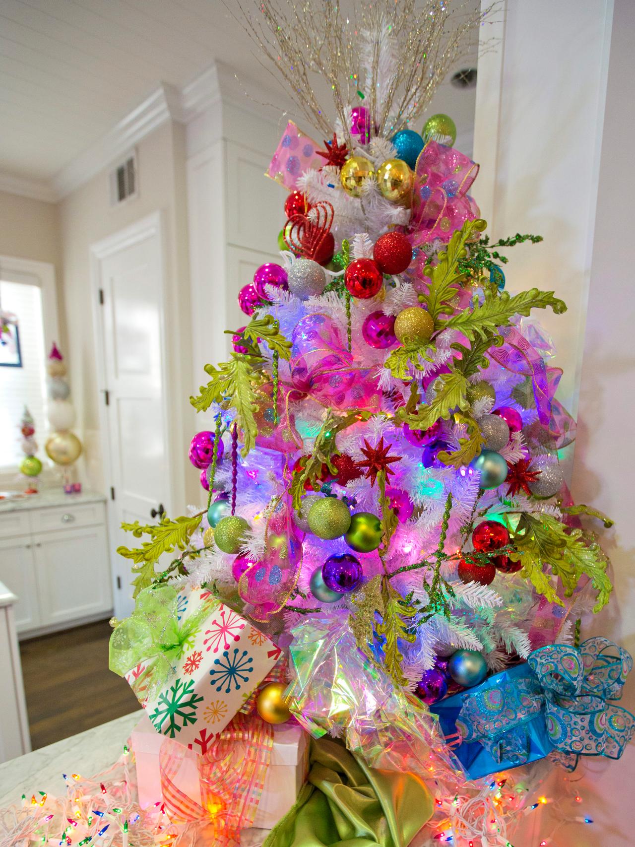 45 Colorful Christmas Tree Decorations Ideas - Decoration Love