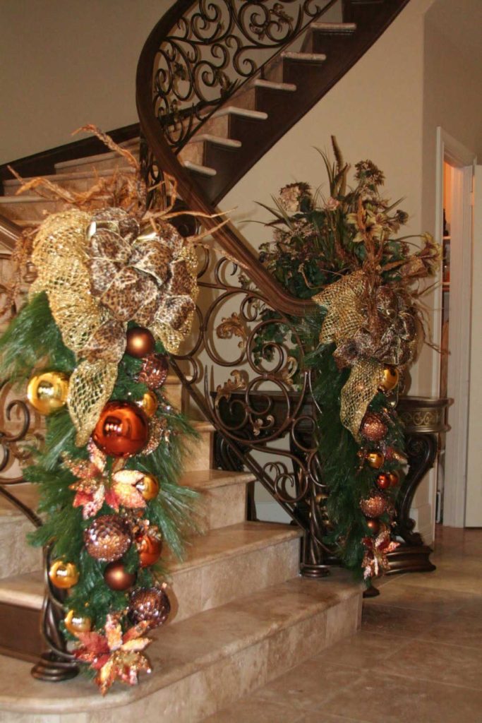 42 Christmas Decorations Ideas With Garland - Decoration Love