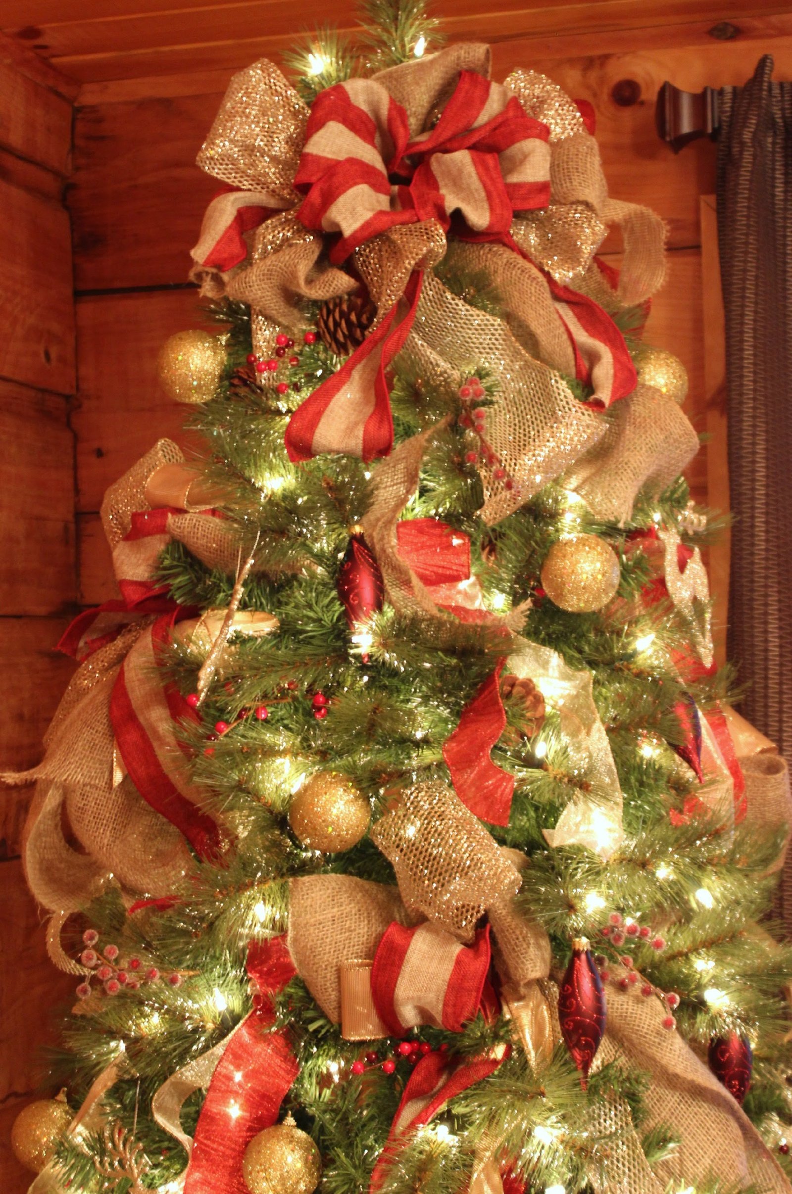 38 Christmas Tree Decorations Ideas With Bows Decoration Love Bows On Christmas Trees