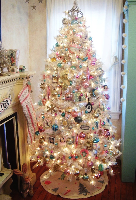 35 Shabby Chic Christmas Tree Decorations Ideas - Decoration Love