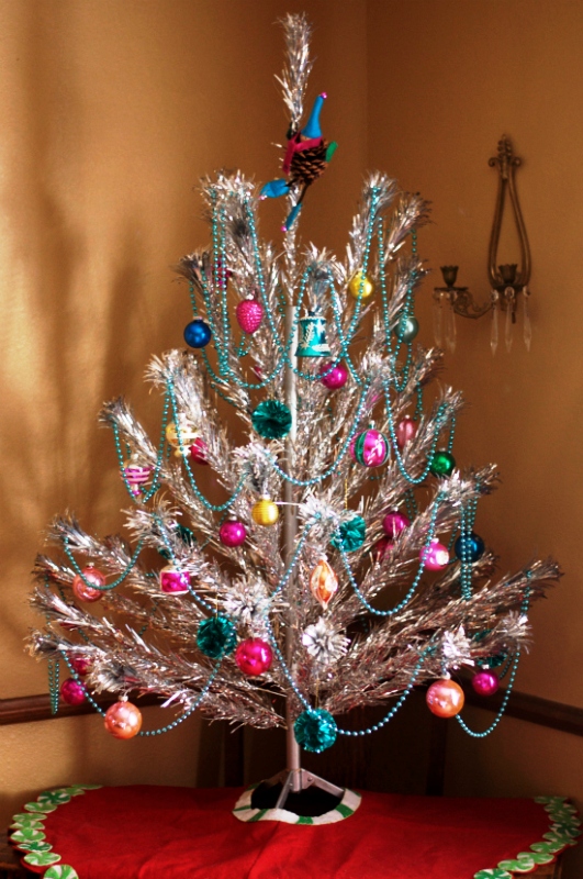 33 Vintage Christmas Tree Decorations Ideas - Decoration Love
