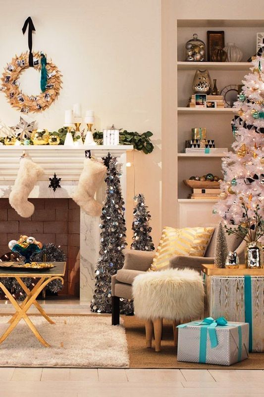 30 White Living Room Christmas Decorations Ideas - Decoration Love