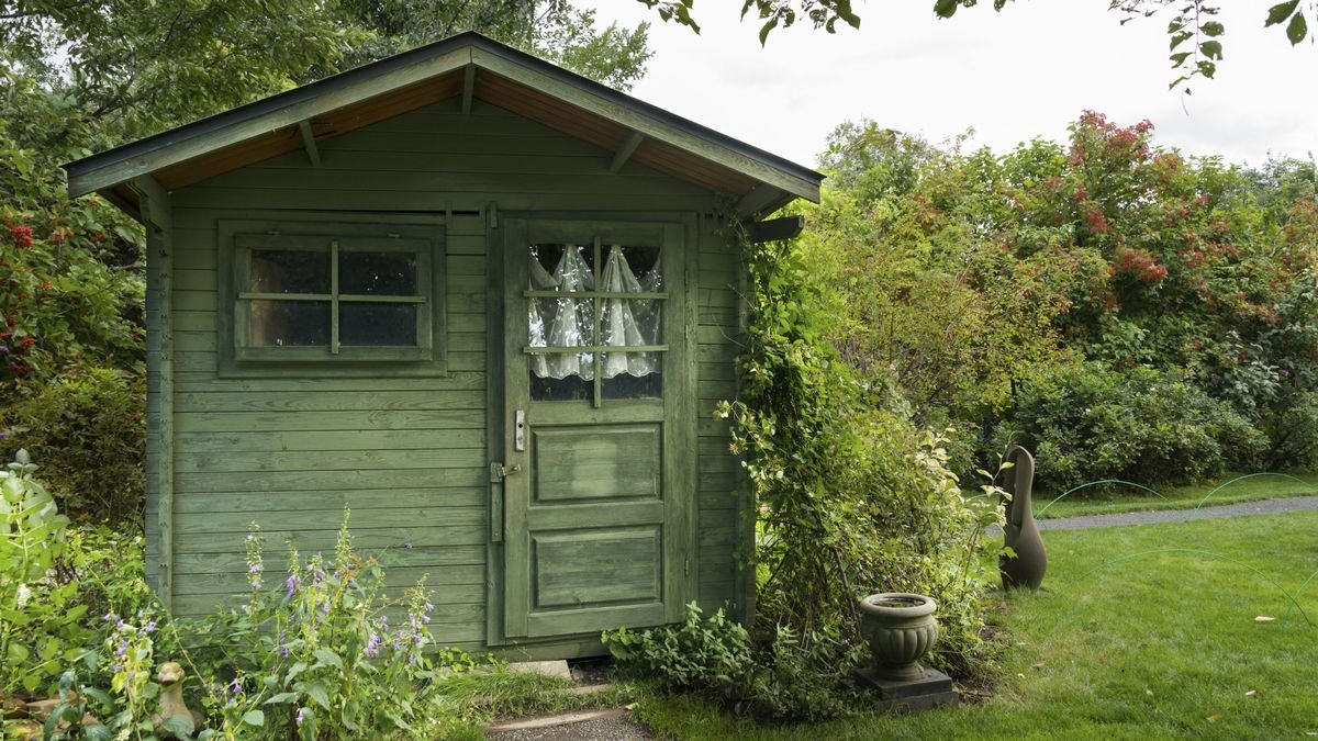 Ideas on How to Store Items in Your Backyard Decoration Love