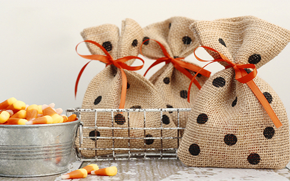 16 - Souvenirs for Halloween with Jute Fabric