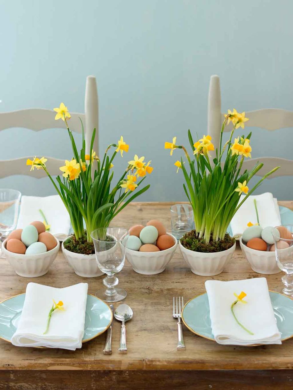 17. Daffodils and Easter Eggs