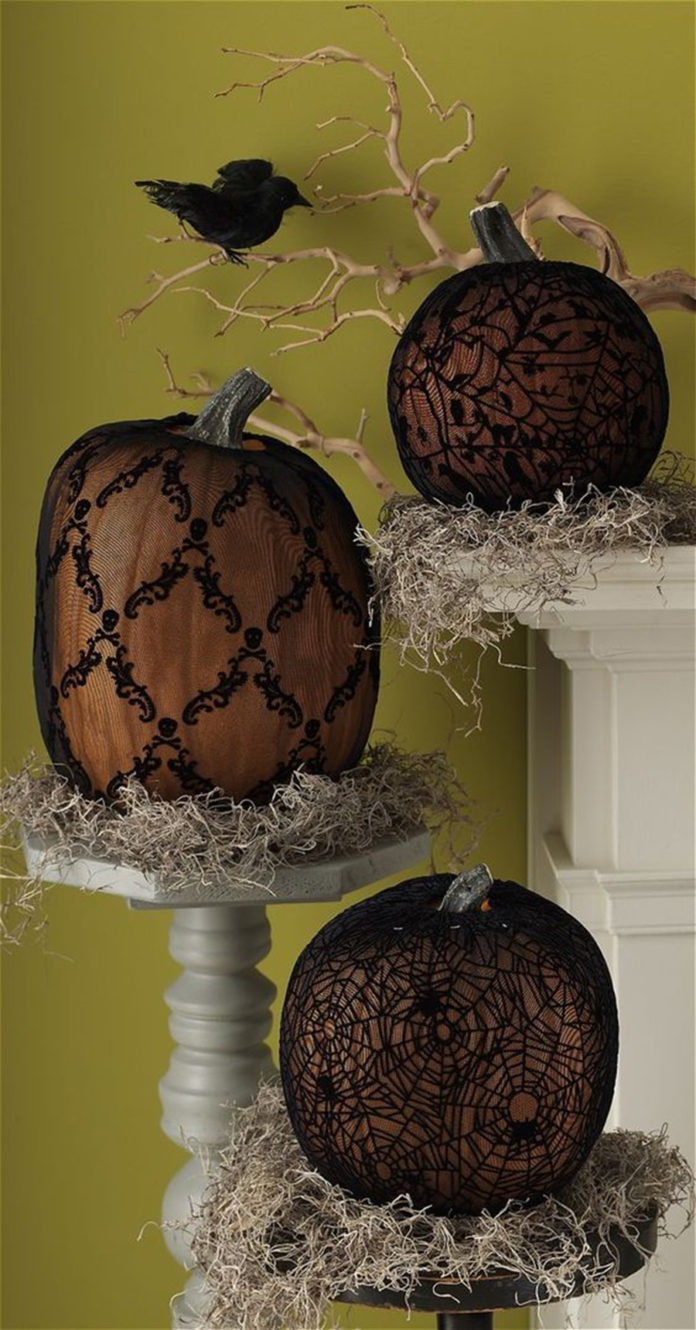 37. Pumpkins in Lace 1