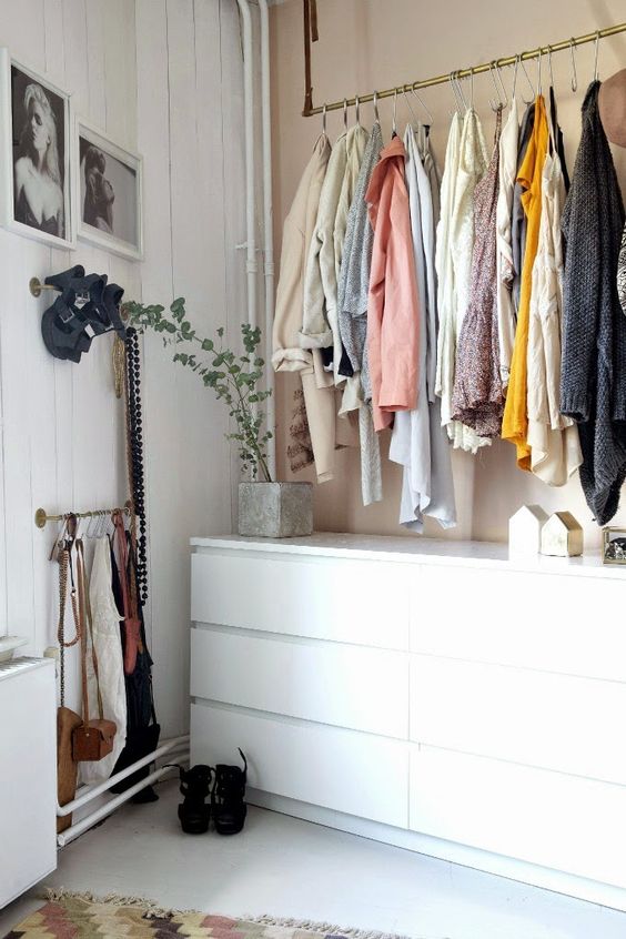 9.Simplicity in small dressing rooms will be a plus