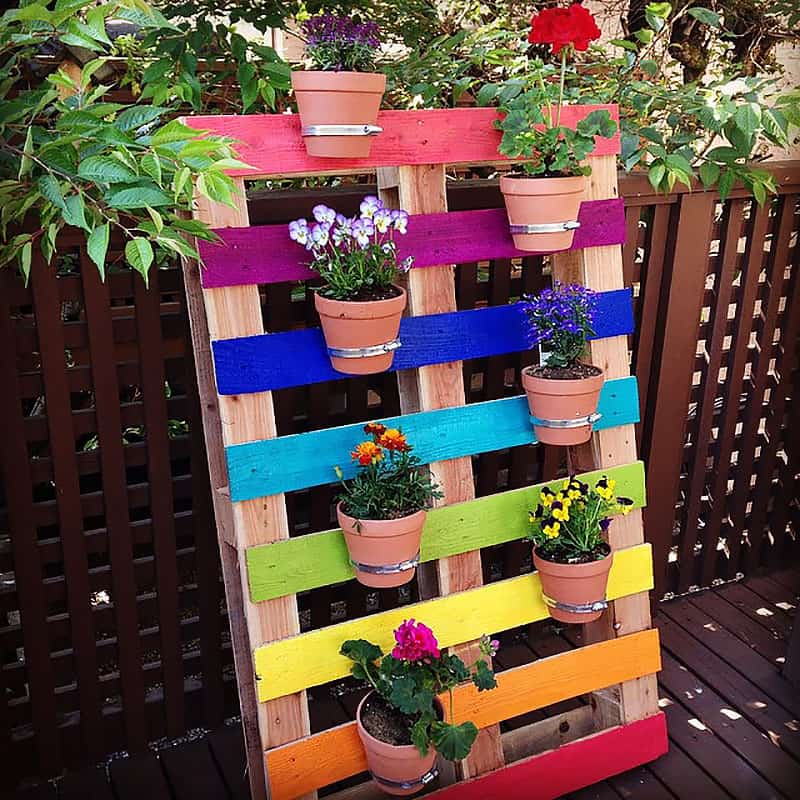 14 – Flower display with pallet 1