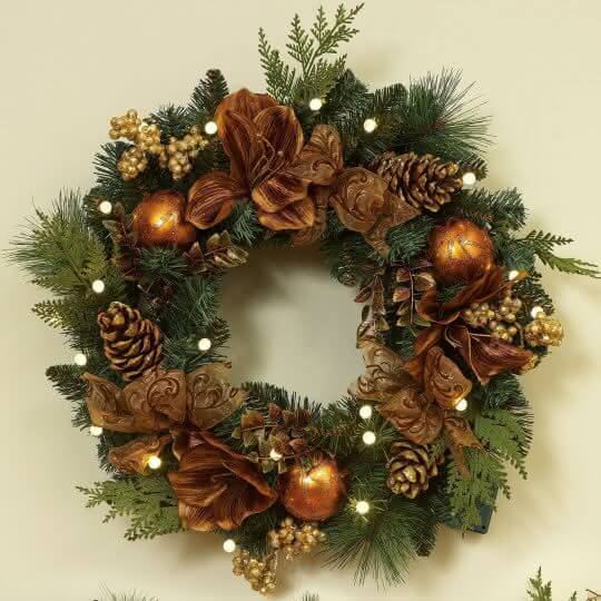 16. Wreath with pine cones