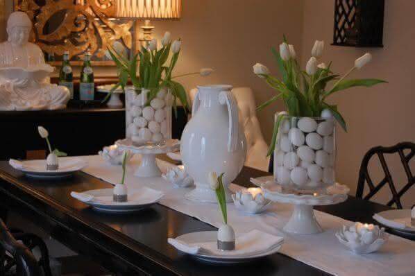 20. Easter arrangement with white tulips