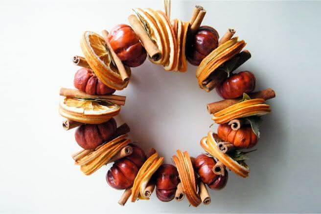 22. Wreath with dried fruit