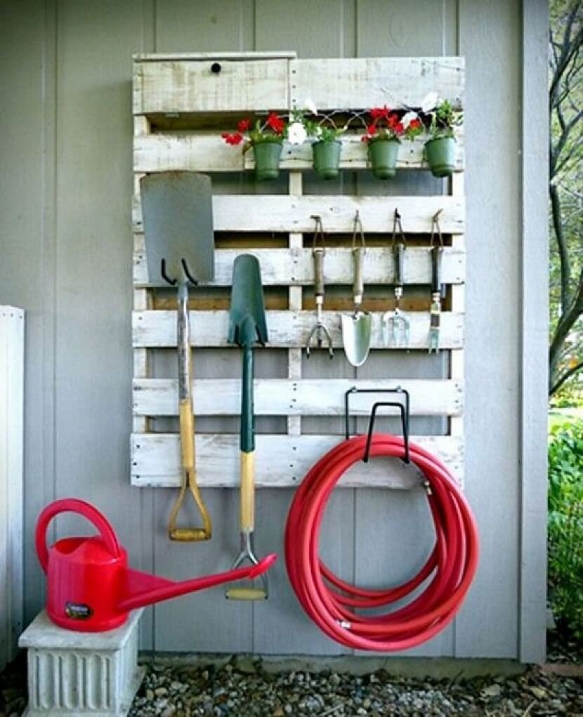 24 – Gardening Tool Organizer
