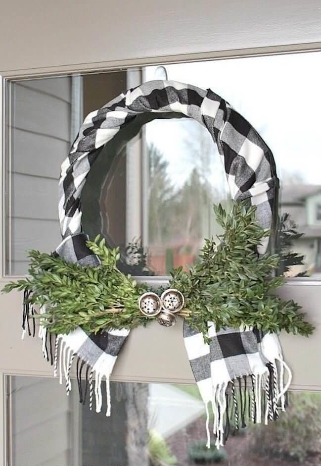 34. Wreath made with fabric