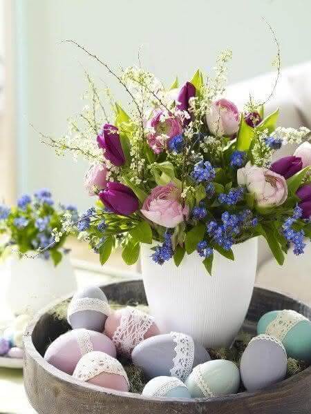 5. Arrangement with roses, tulips and eggs