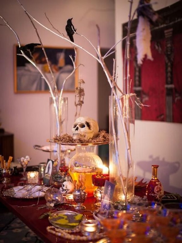 9. Add Gothic Elements to the Table Decor