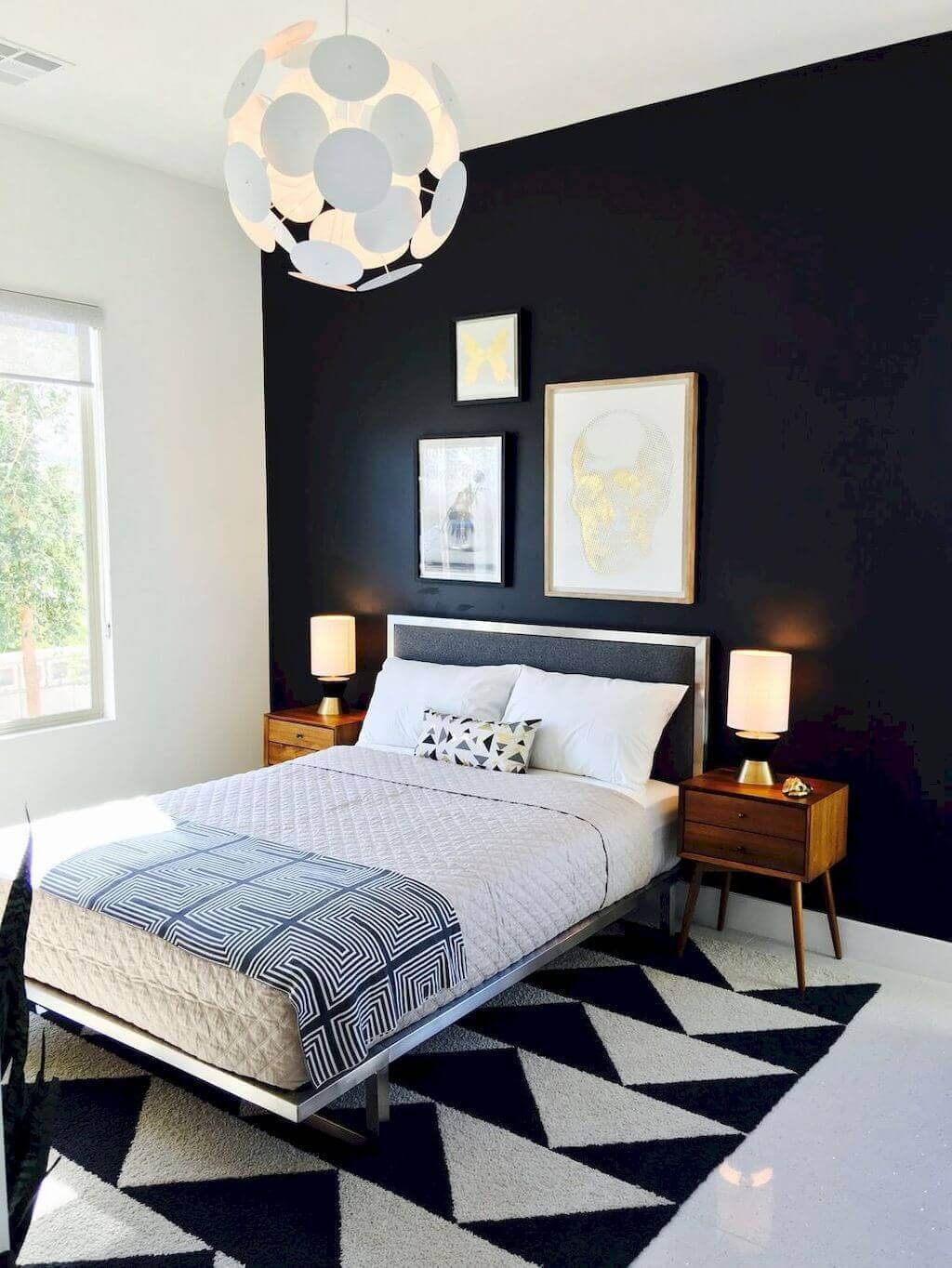 Black and White Bedroom Decor 4