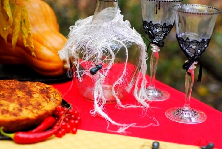 Goblets with cobweb and black ribbons