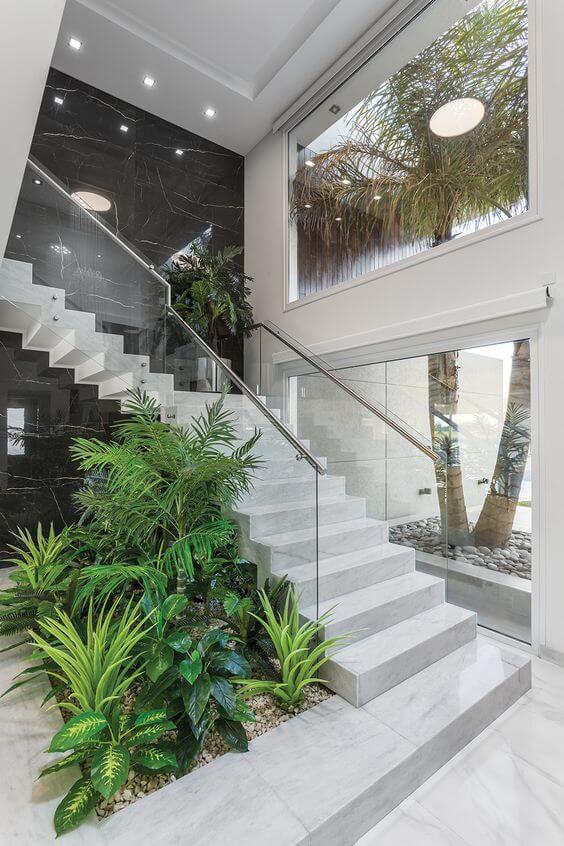 Landscaped stairs to decorate