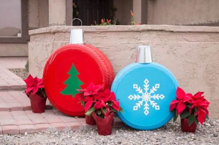 11- Tires that celebrate Christmas
