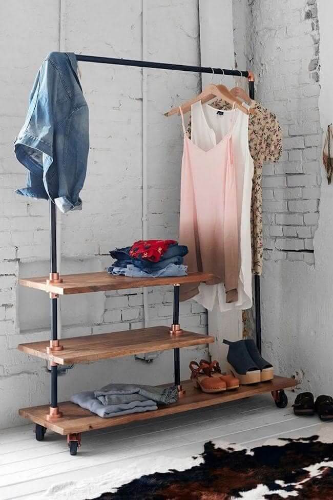 3 – DIY clothes rack