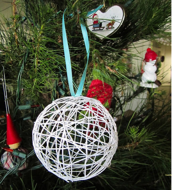 6- Christmas balls with string
