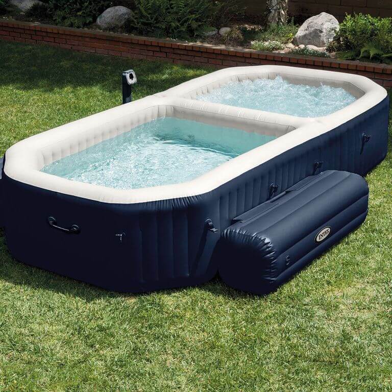 WITH JACUZZI INCLUDED