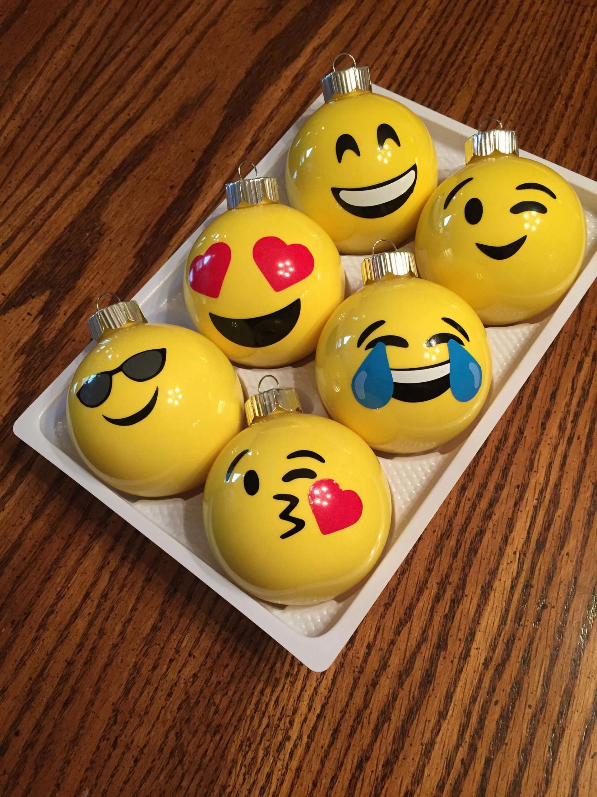 23– Emoji Christmas Balls