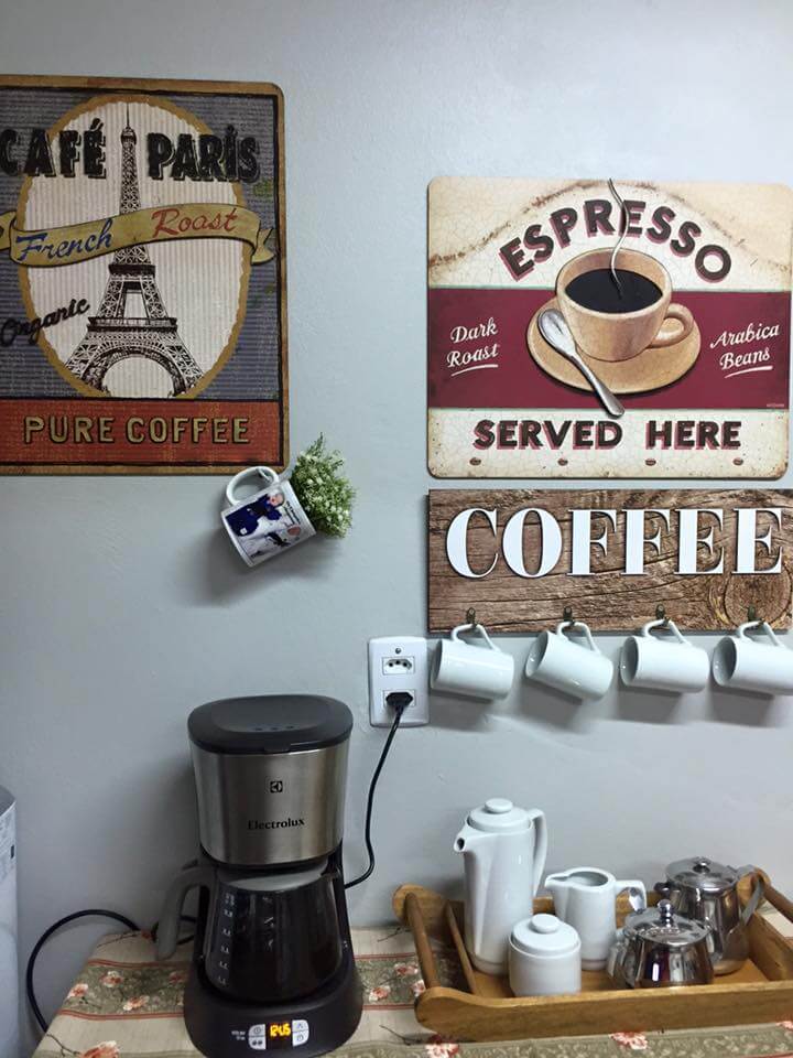 3 – Customize the Space with the Coffee