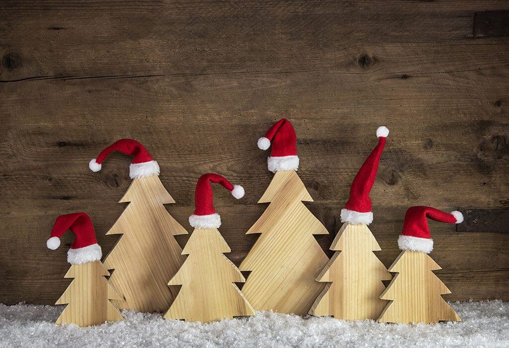 35 Creative and Cheap Christmas Decor Ideas