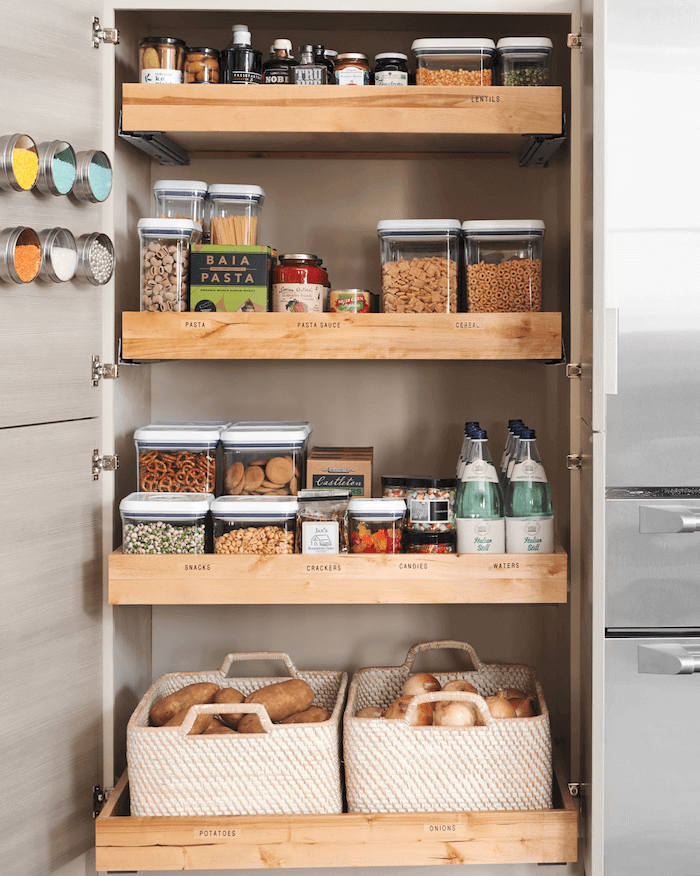 8- Perfect pantry in the kitchen