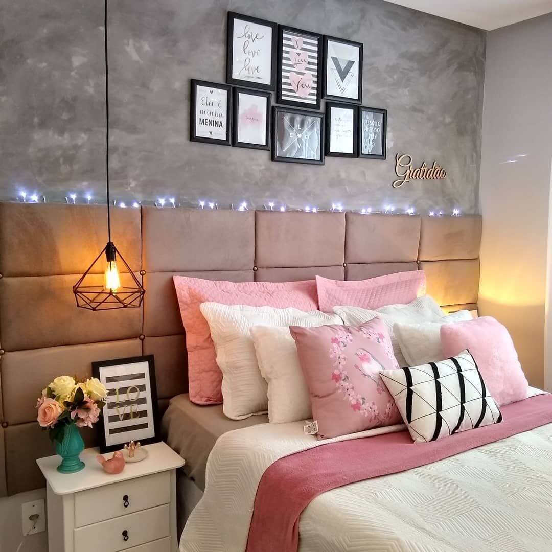 1. Gray room with pink