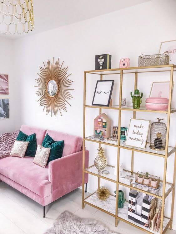 10- Working gold with pink brings femininity