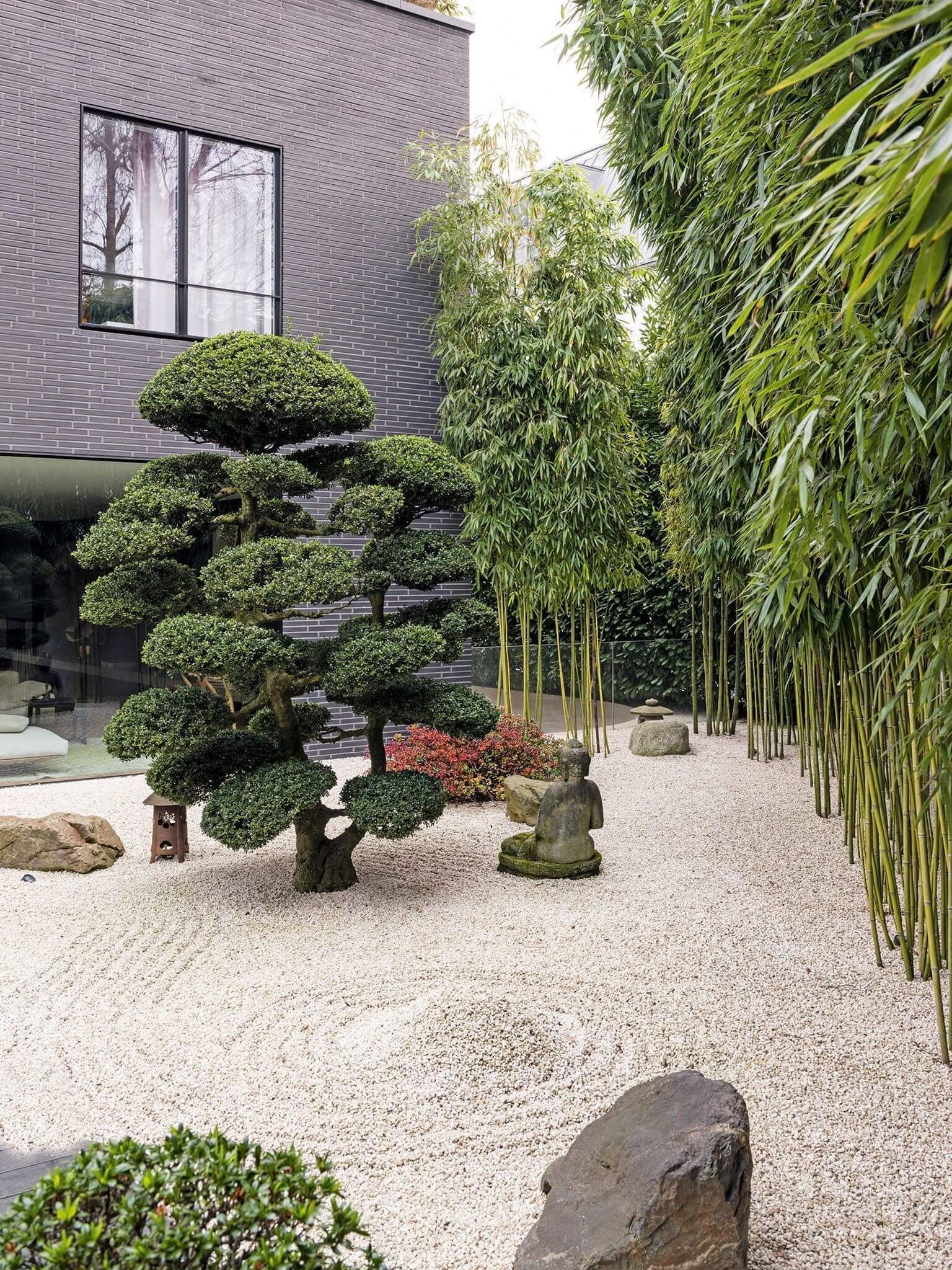 12- Zen atmosphere with the small Japanese garden