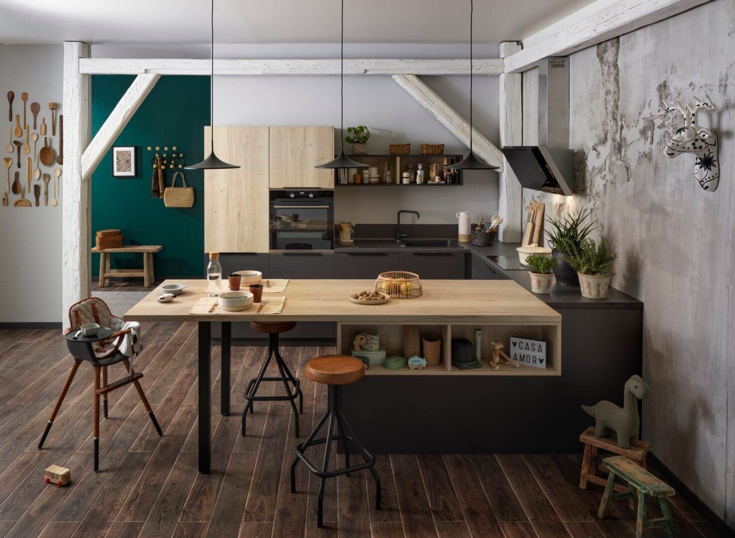 3- A kitchen with the character between black and wood