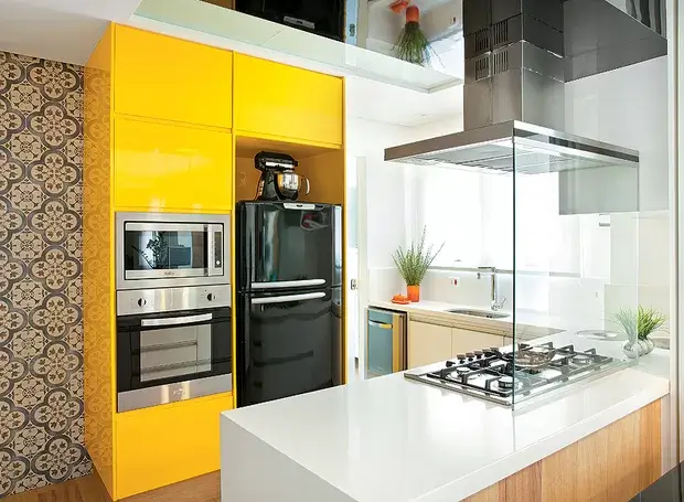 4. The gem yellow shiny lacquer cabinet