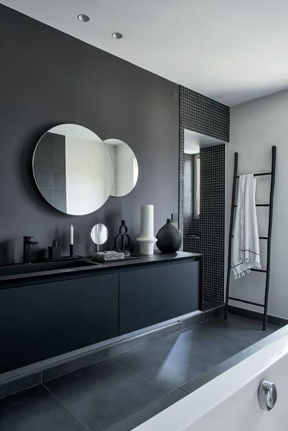 6- Black is everywhere in an ultra-design bathroom