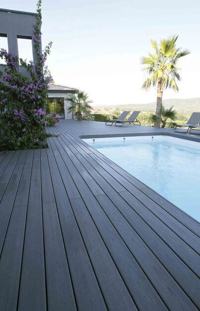 9- A composite decking with matt and intense tones